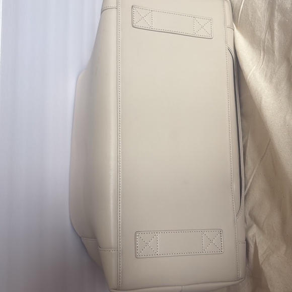 MONOS Metro Duffel Ivory - Picture 8 of 16